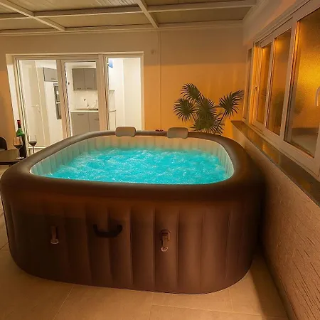 Digital Nomad Friends * Split